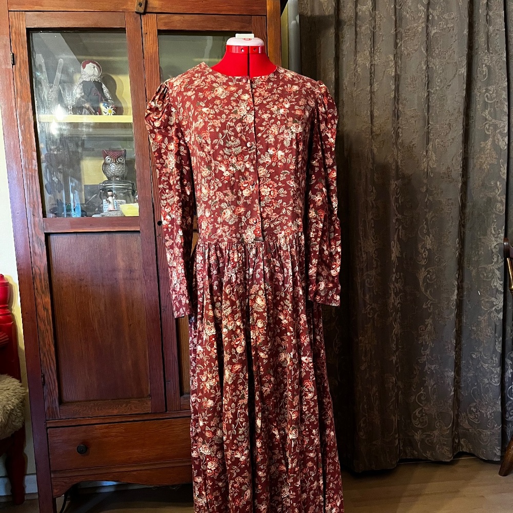 Vintage Laura Ashley. The perfect autumn dress!